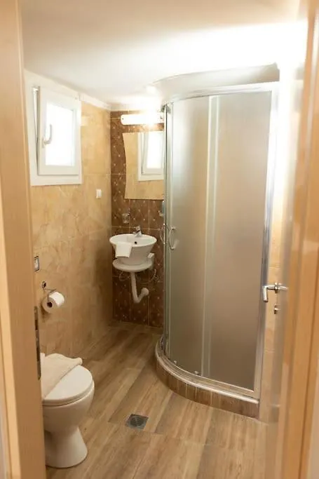 Spacious Apartment In Old Town - Private Parking Thessaloniki