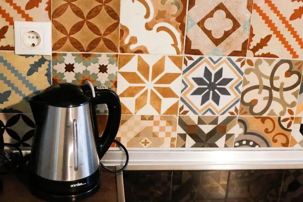 Spacious Apartment In Old Town - Private Parking سالونيك