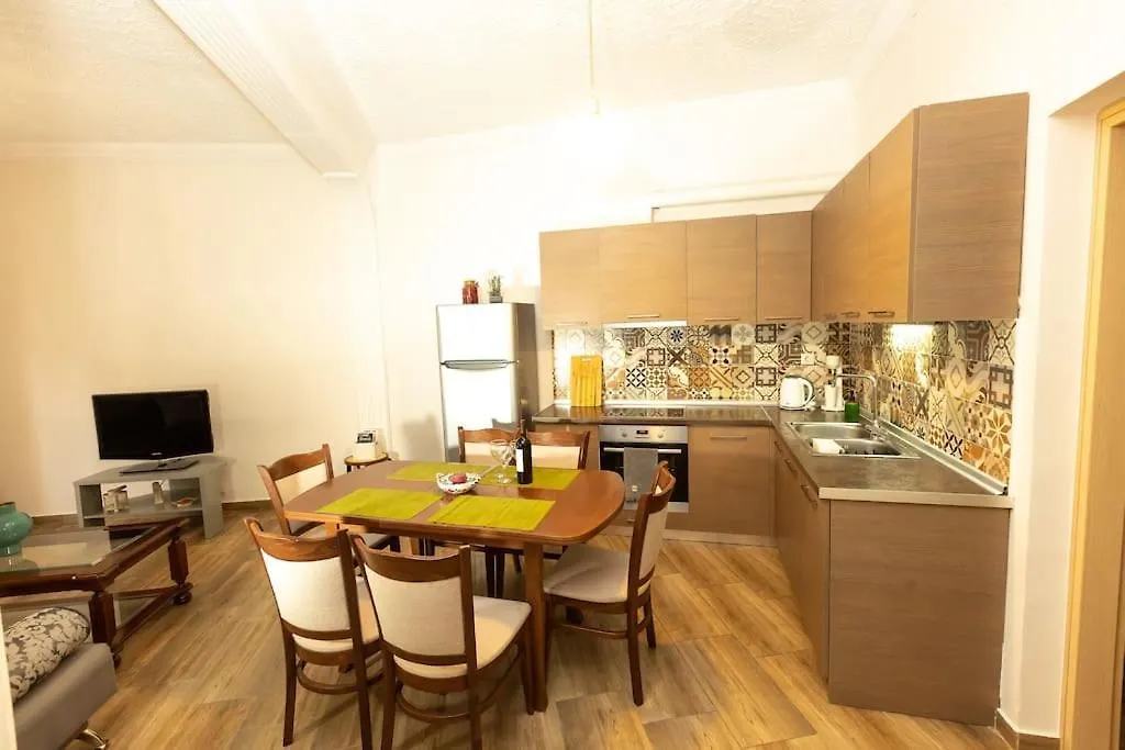 Spacious Apartment In Old Town - Private Parking سالونيك 0*,  اليونان